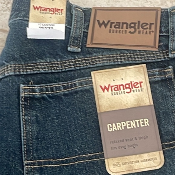 Wrangler Rugged Carpenter relaxed seat & thigh fits over boots 36x32 blue denim - Picture 2 of 12